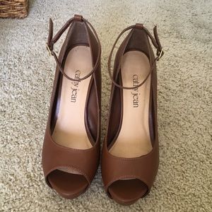 Cathy Jean 8.5 ankle strap heels